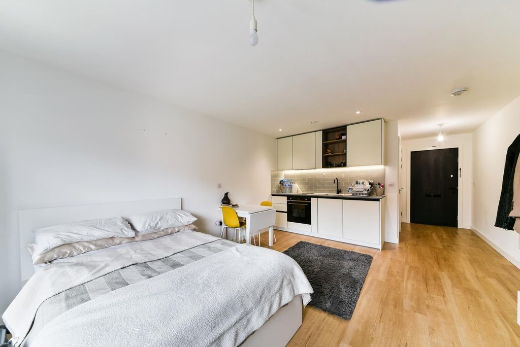 Property photo 3 of 4