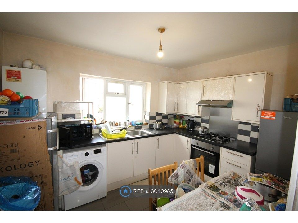 Property photo 1 of 9 Kitchen