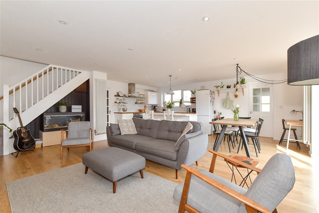 Property photo 2 of 11 Kitchen/ Lounge/ Diner