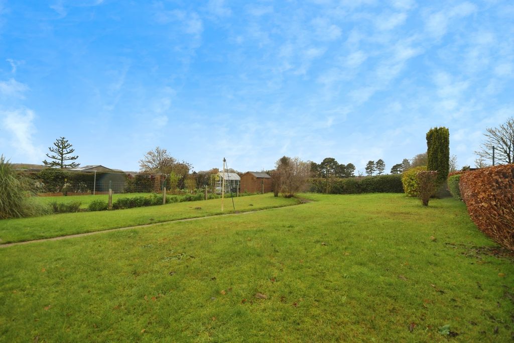 Property photo 2 of 16 Pbox-Img.Jpg