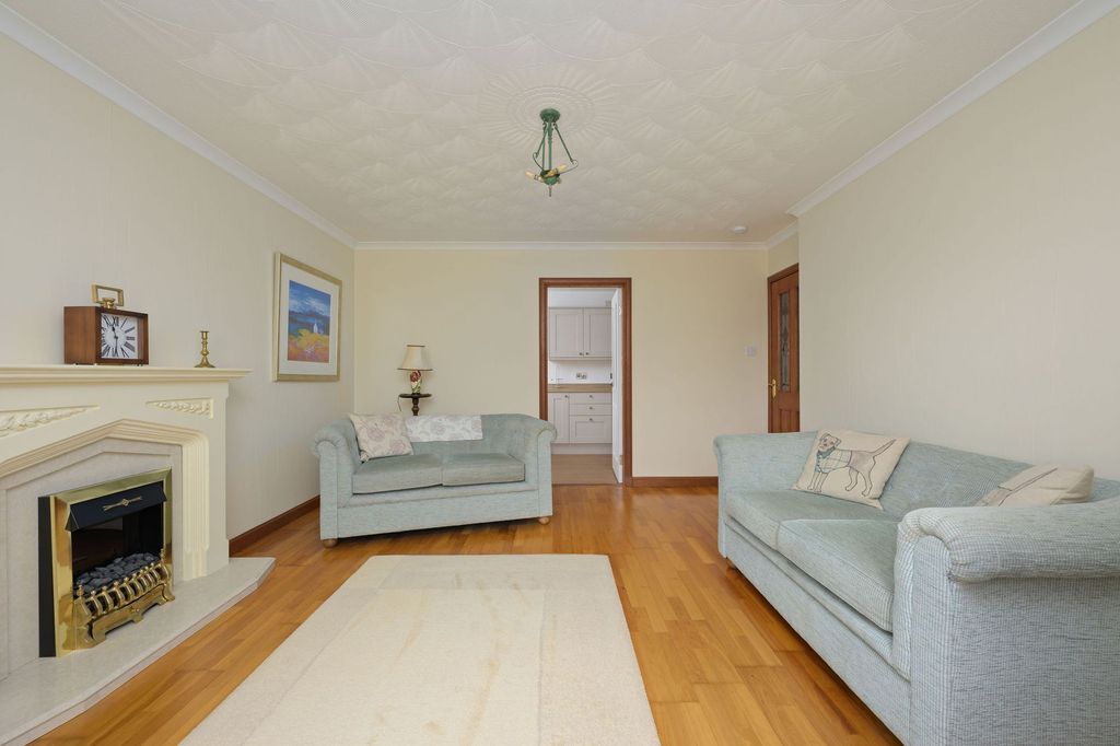 Property photo 3 of 24