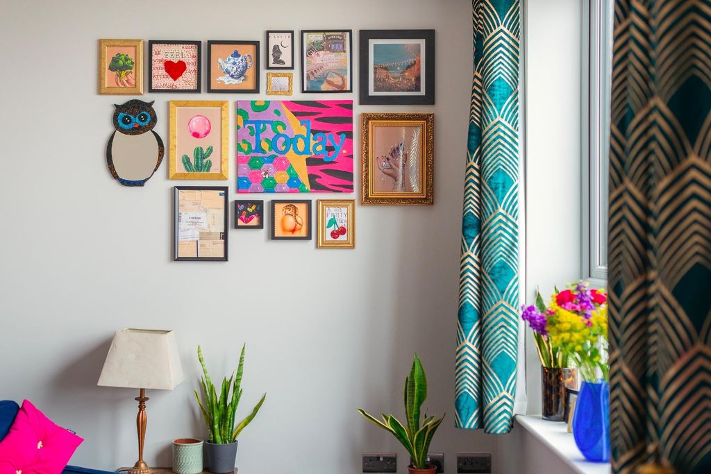 Property photo 3 of 20 A11B1Rtn - Living Room A.Jpg