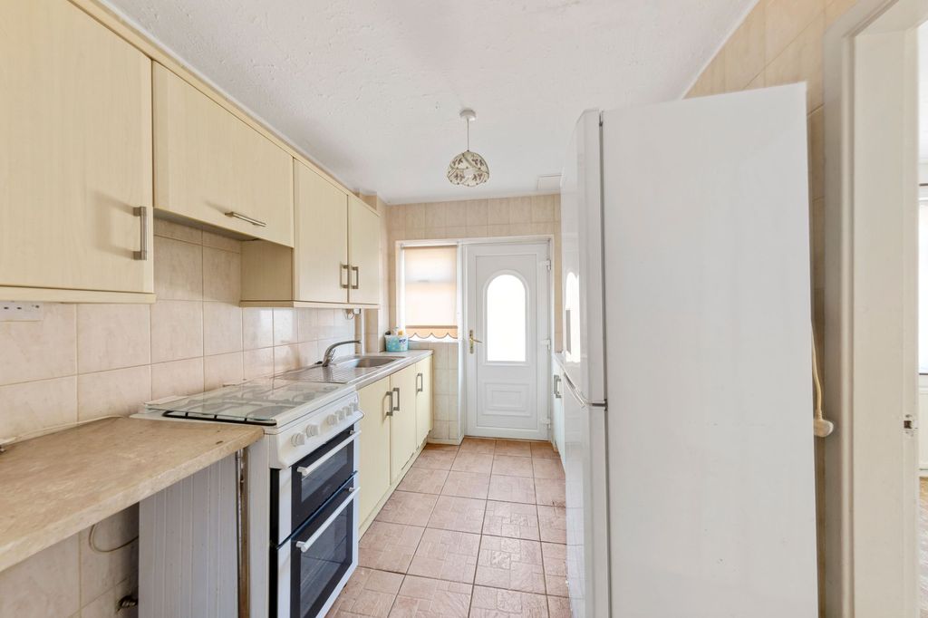 Property photo 3 of 22