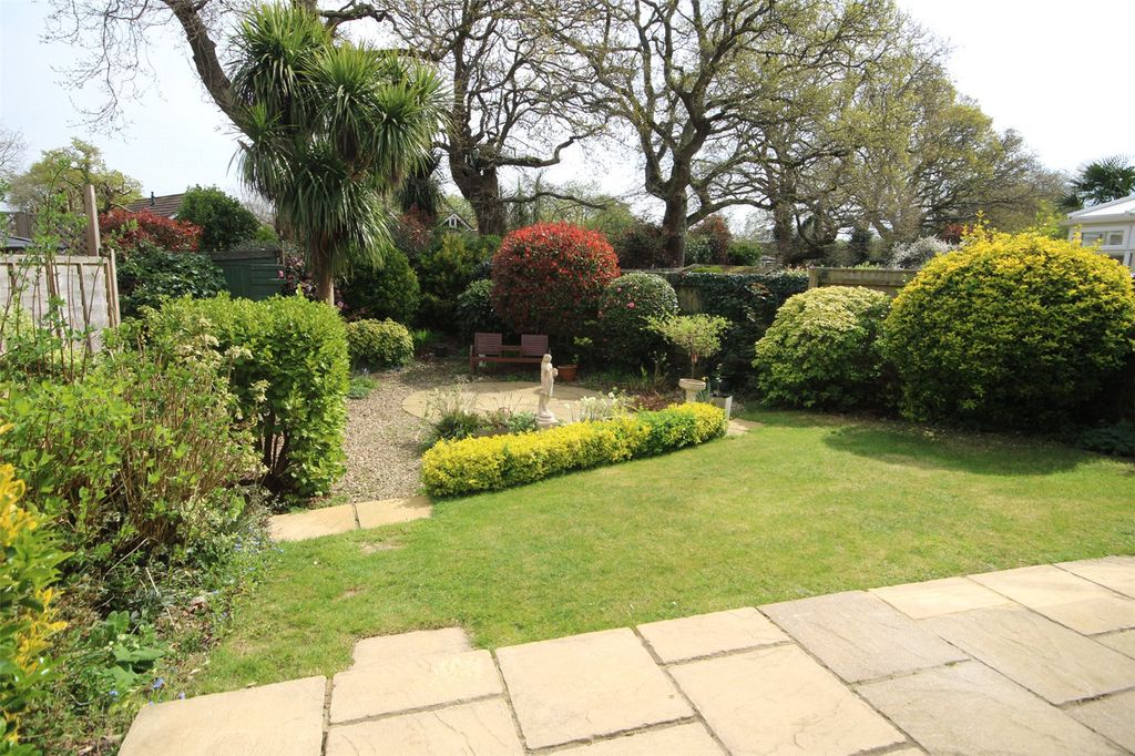 Property photo 2 of 16 Picture No. 12