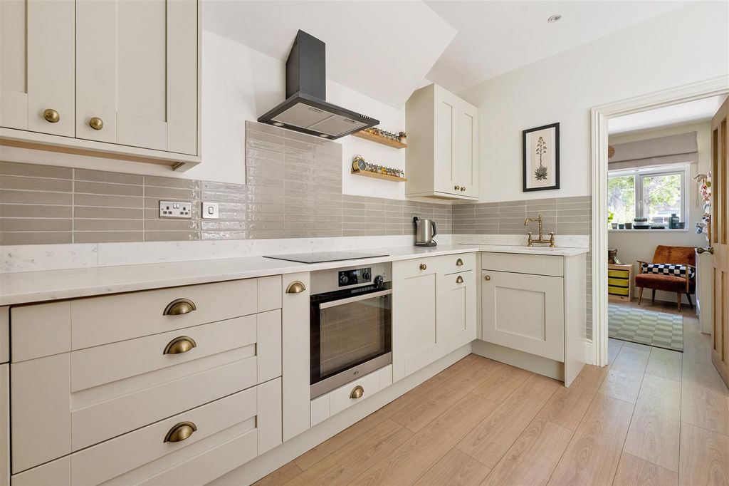 Property photo 3 of 40 Morley Road, E10