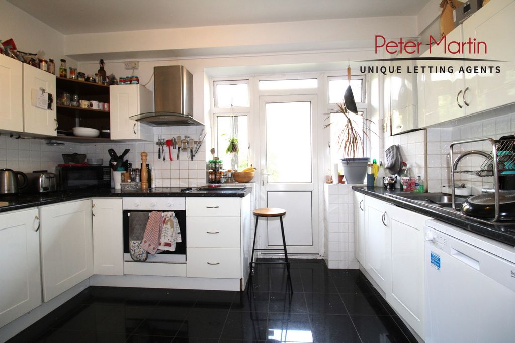 Property photo 2 of 11 Photo 9