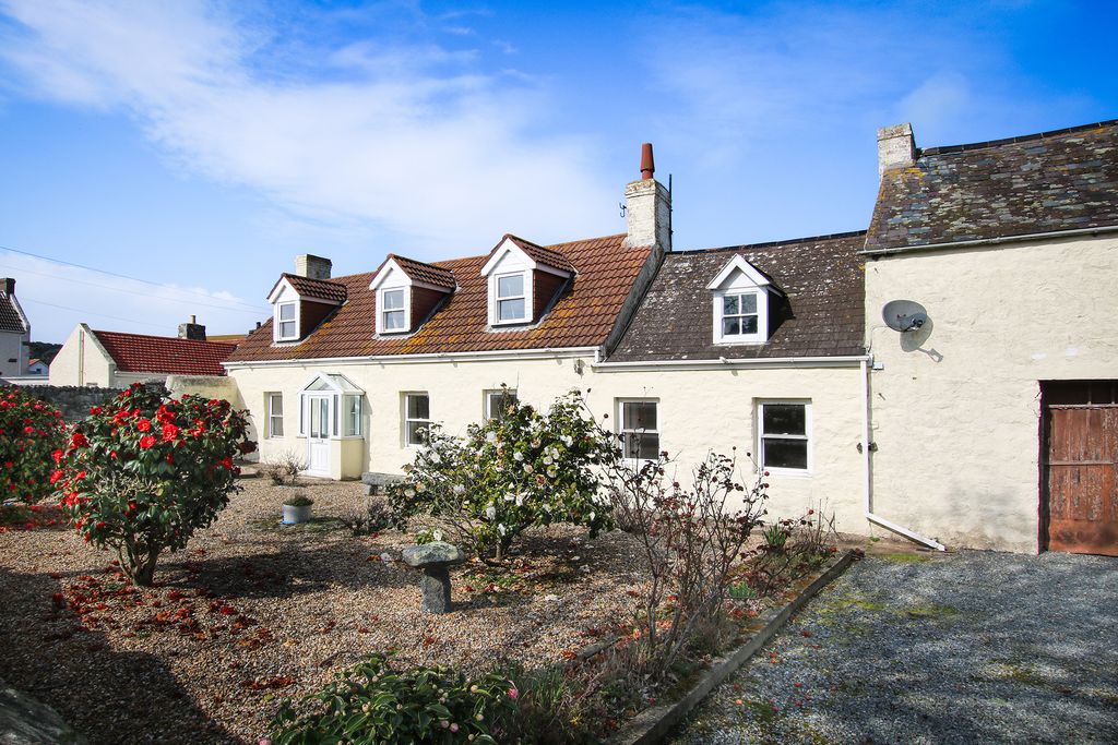 Property photo 1 of 7 Photo 0