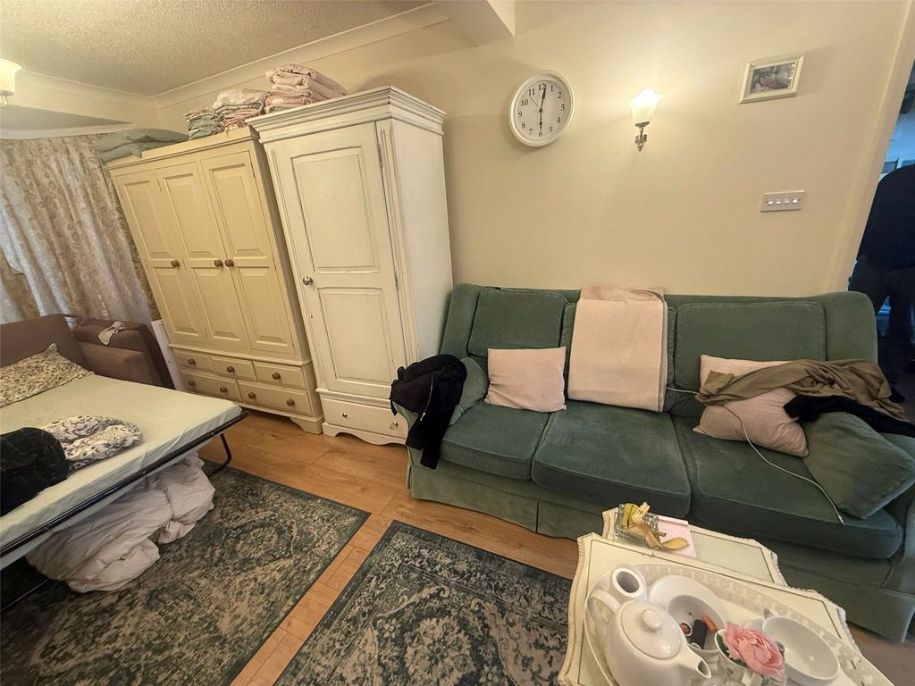 Property photo 3 of 29 Picture No. 04