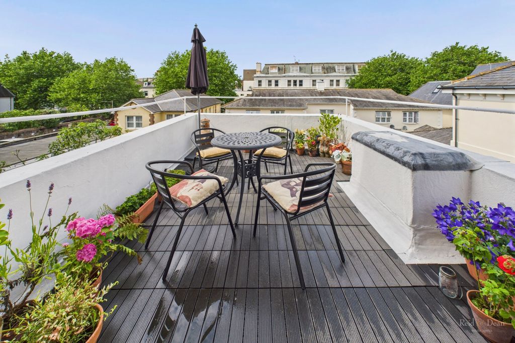 Property photo 1 of 14 1423-Hr-1.Jpg