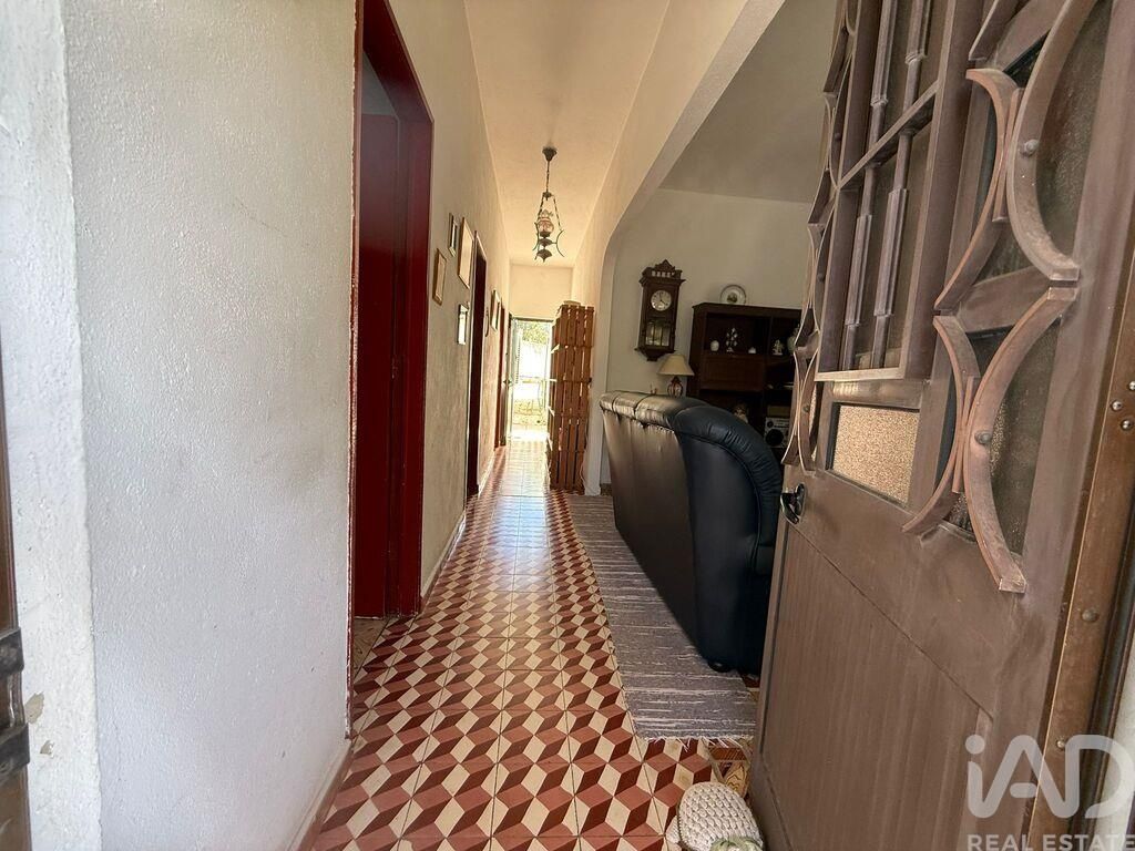Property photo 2 of 28