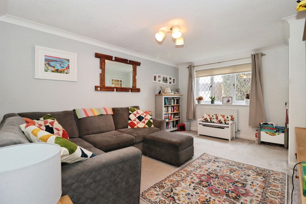 Property photo 2 of 20 Lounge