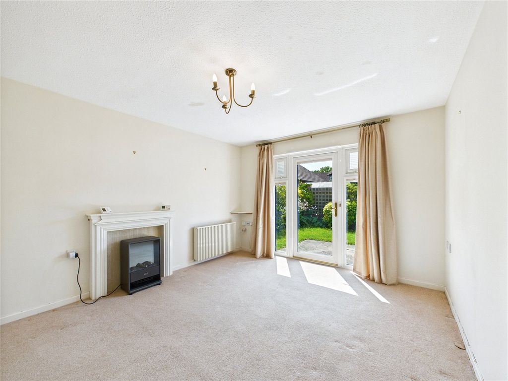 Property photo 2 of 8 Picture No. 13