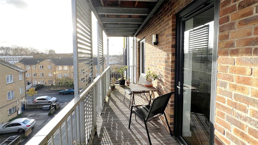 Property photo 3 of 14 Balcony