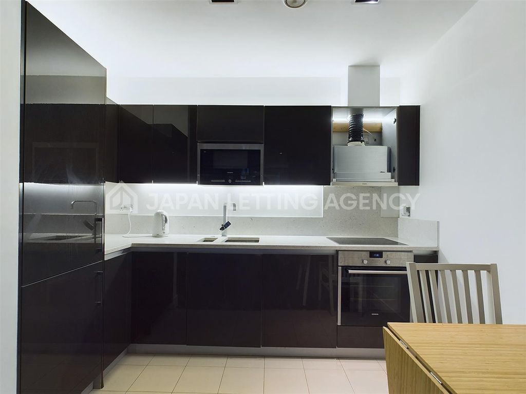 Property photo 2 of 15 Cam02206G0-Pr0058-Still001.Jpg
