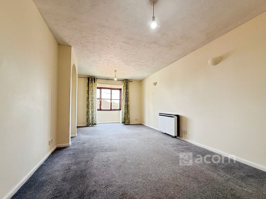 Property photo 2 of 8 042138E4--4Fde-BA...