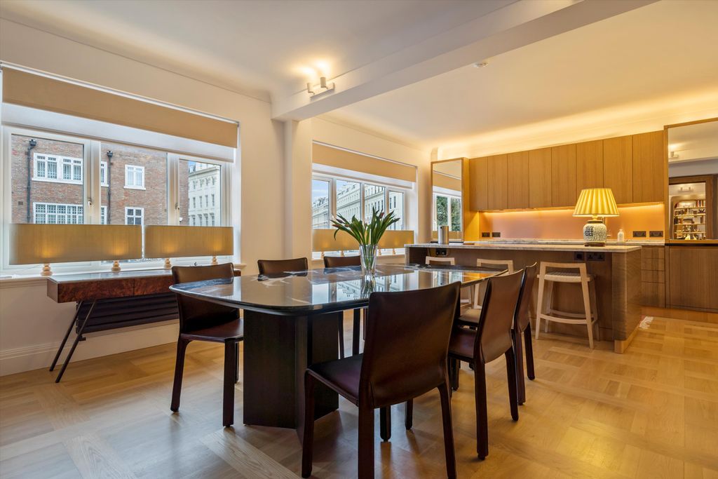 Property photo 3 of 16 Image