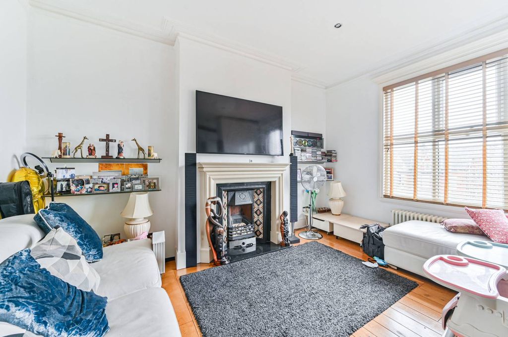 Property photo 2 of 9