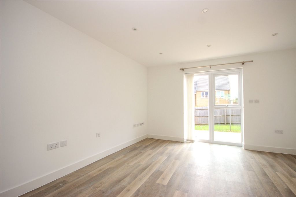 Property photo 2 of 13 Picture No. 17