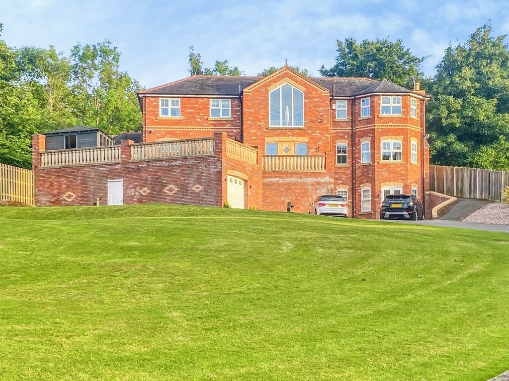 Property photo 1 of 31