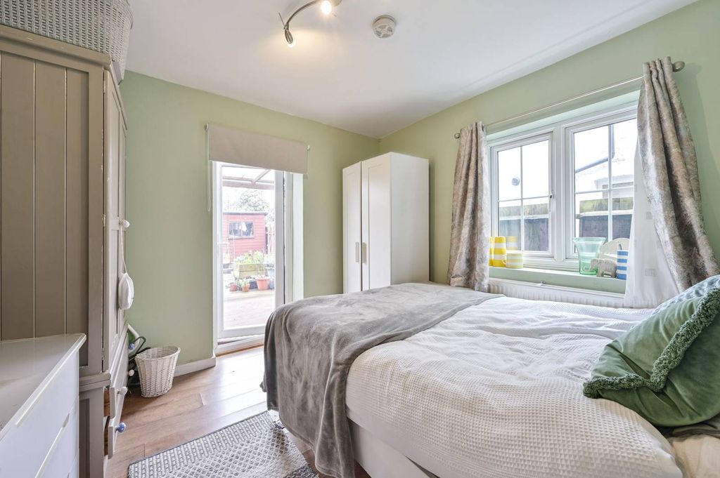 Property photo 3 of 5