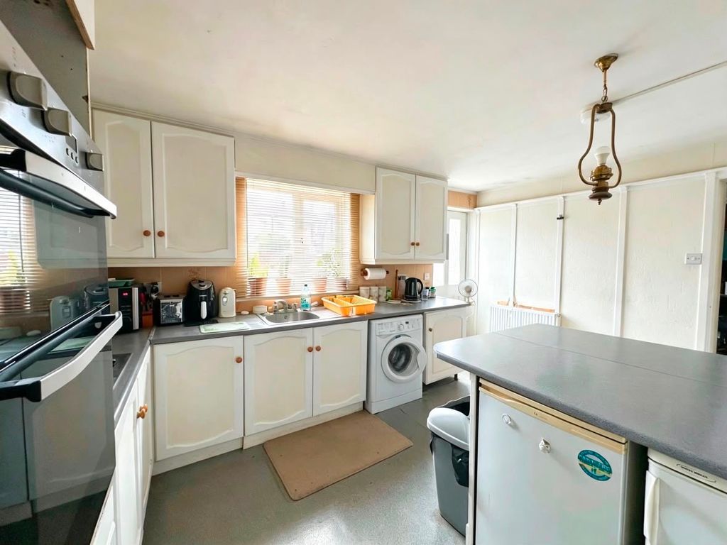 Property photo 2 of 22
