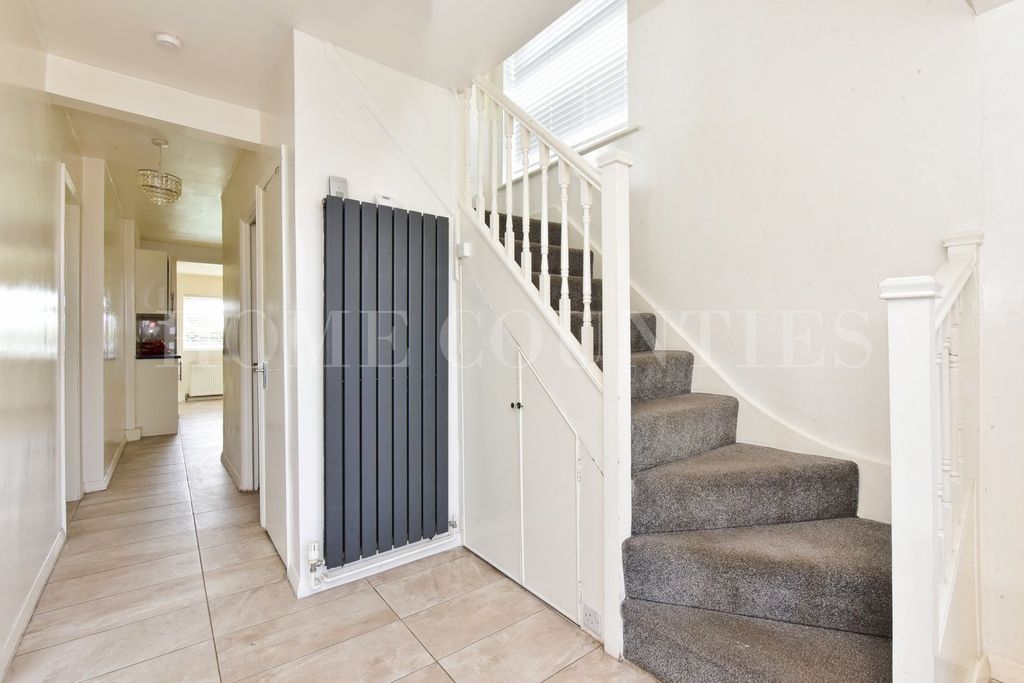 Property photo 2 of 25