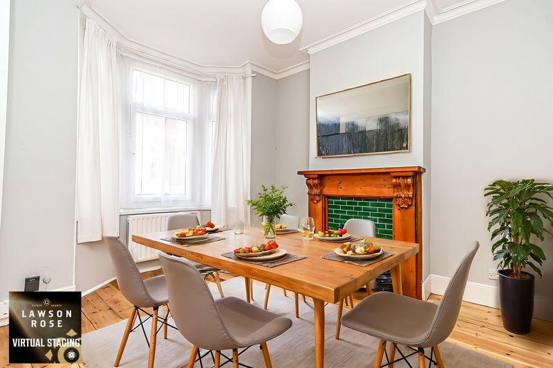 Property photo 2 of 14 .