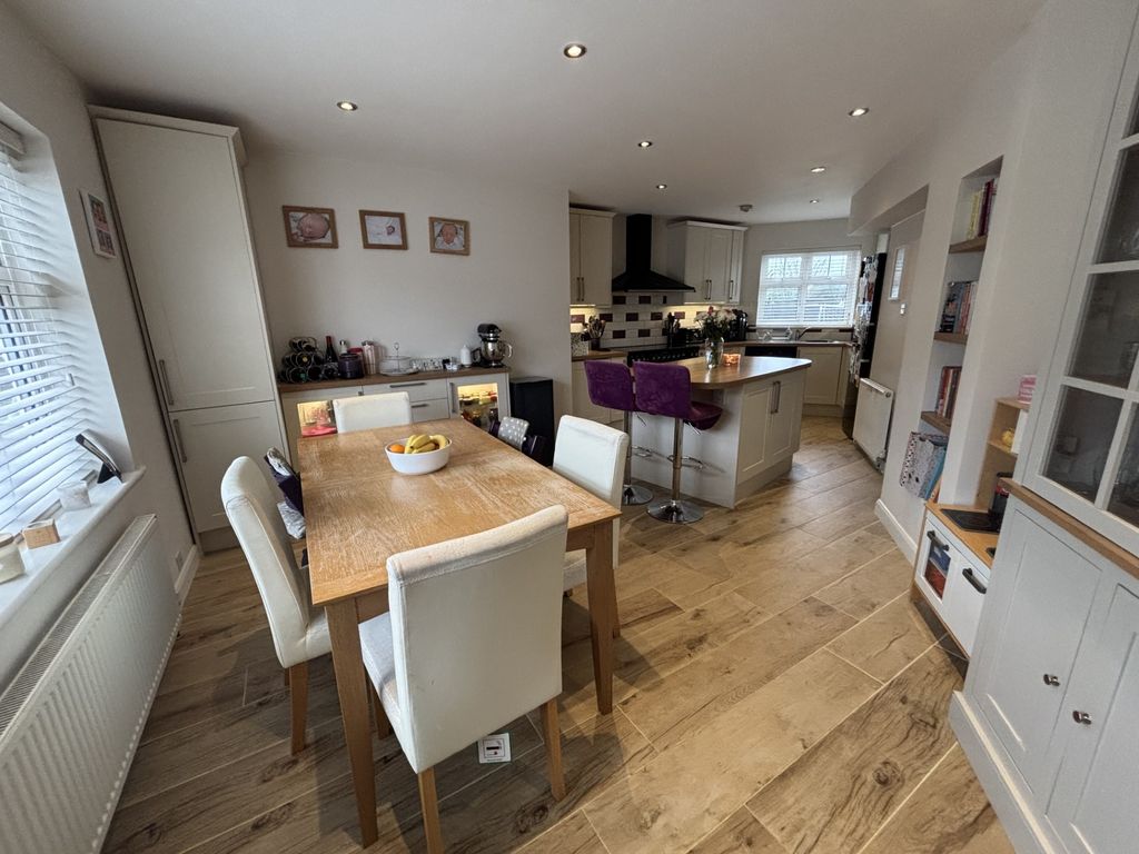 Property photo 3 of 11 Photo 3