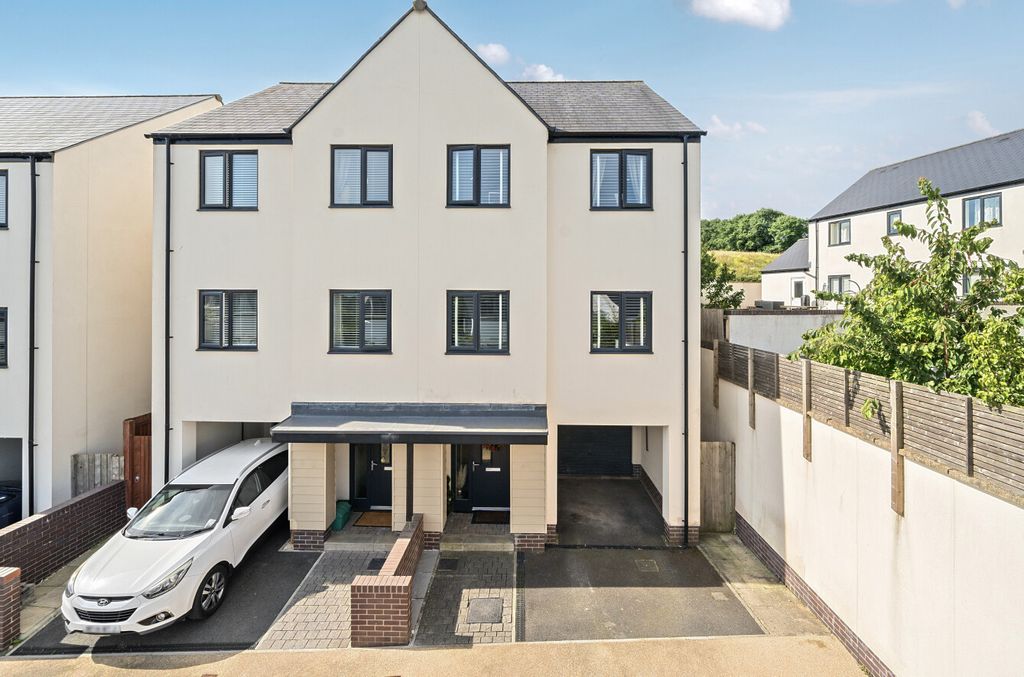 Property photo 3 of 21 3 - 1317693-1-6867A20...