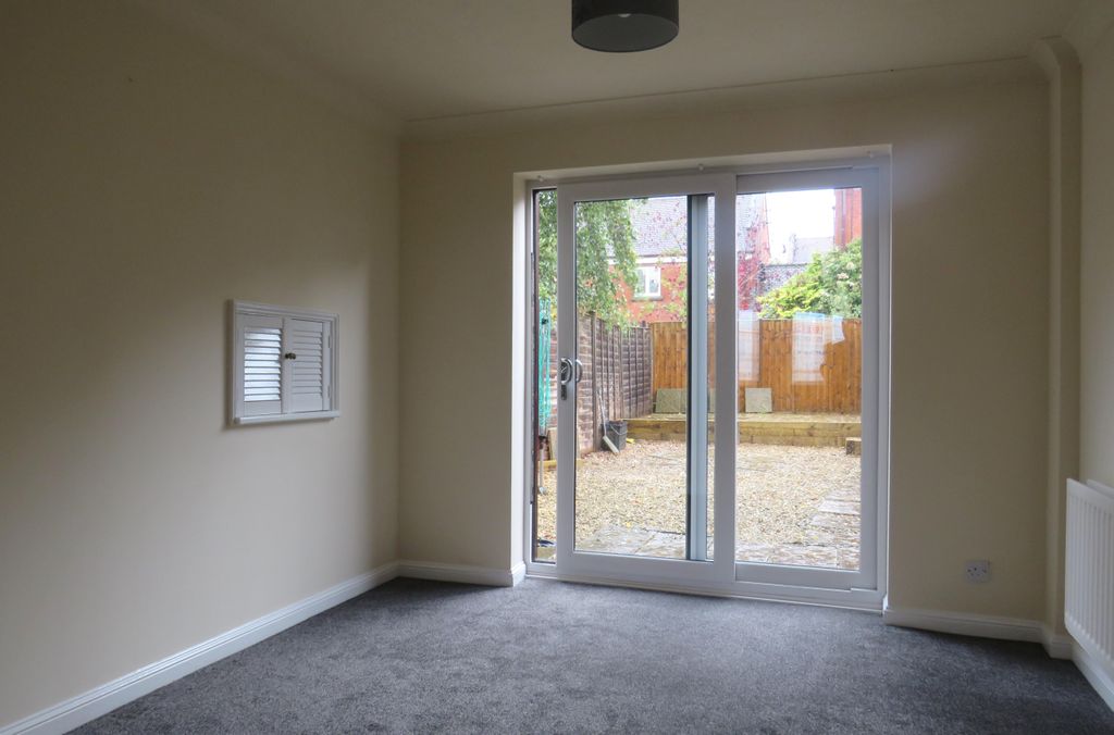 Property photo 2 of 12 Image