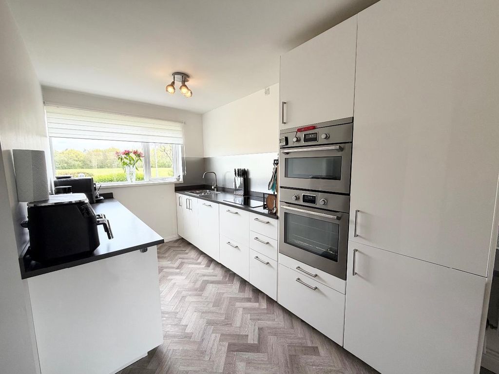 Property photo 2 of 22 Kitchen