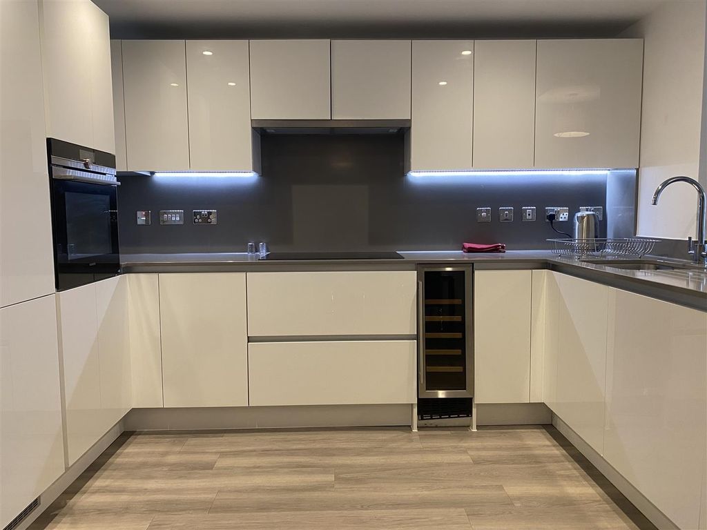 Property photo 2 of 14 Sleek Modern Kitchen With Integrated Appliances...
