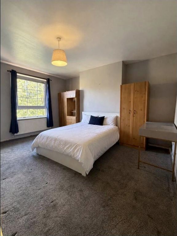 Property photo 1 of 4
