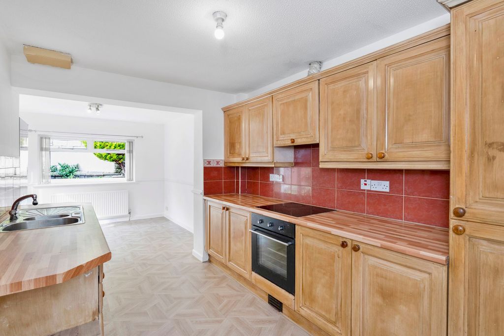 Property photo 2 of 30 Kitchen