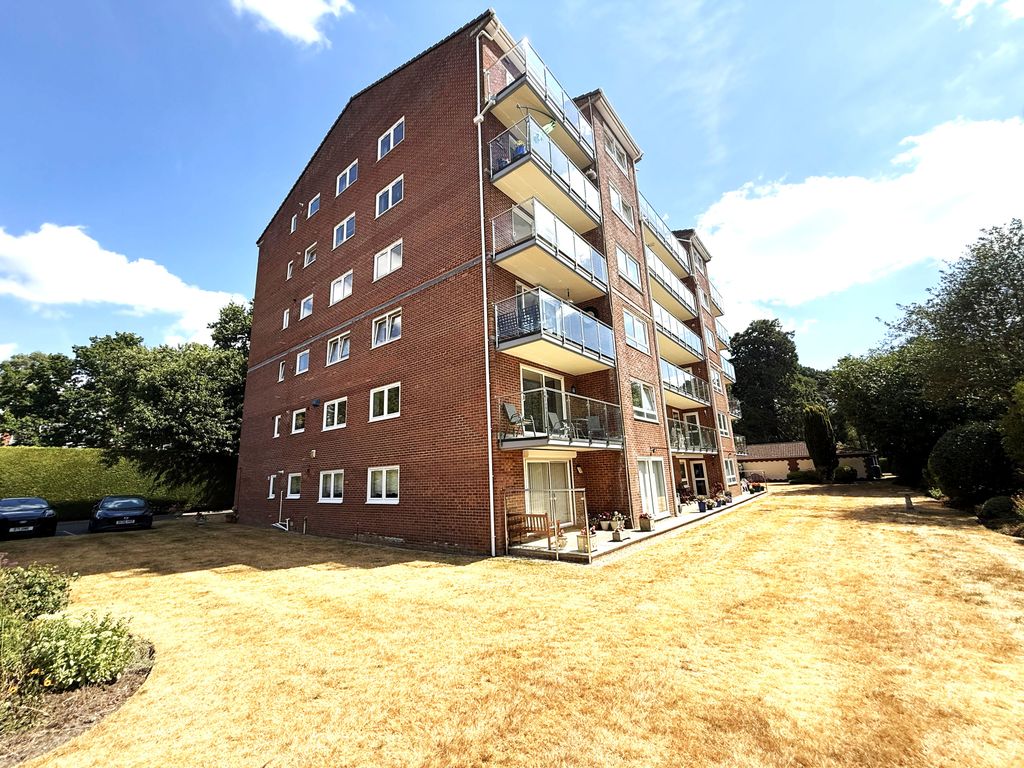Property photo 1 of 17