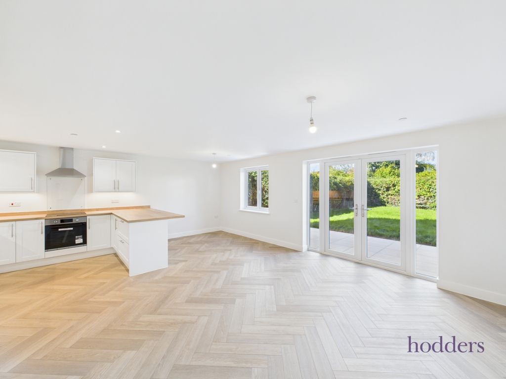 Property photo 2 of 28 Picture No. 30