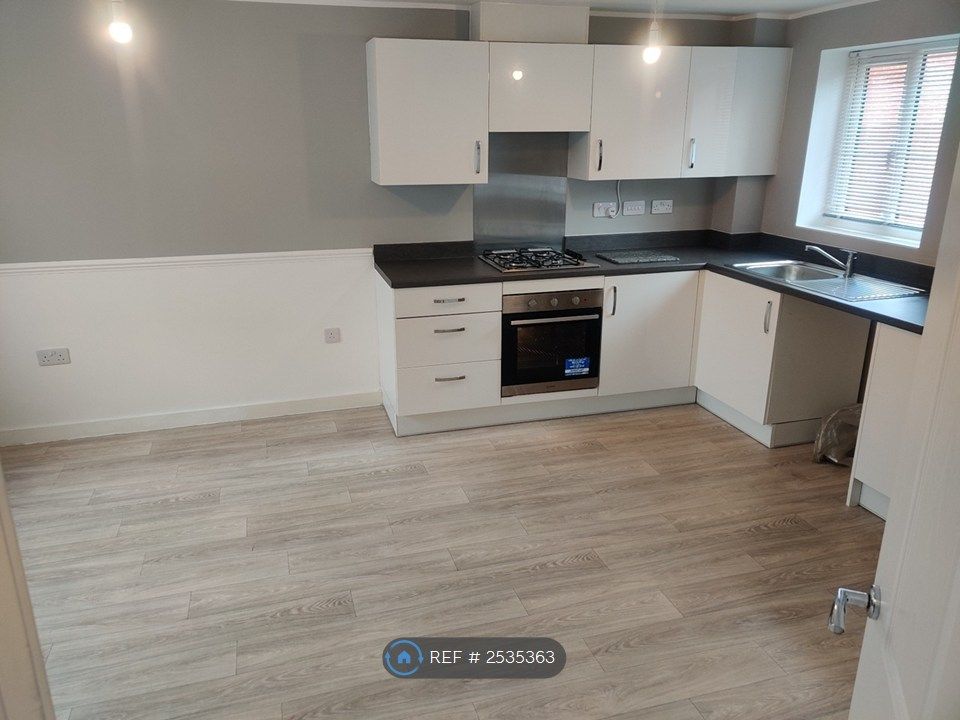 Property photo 2 of 18 Kitchen