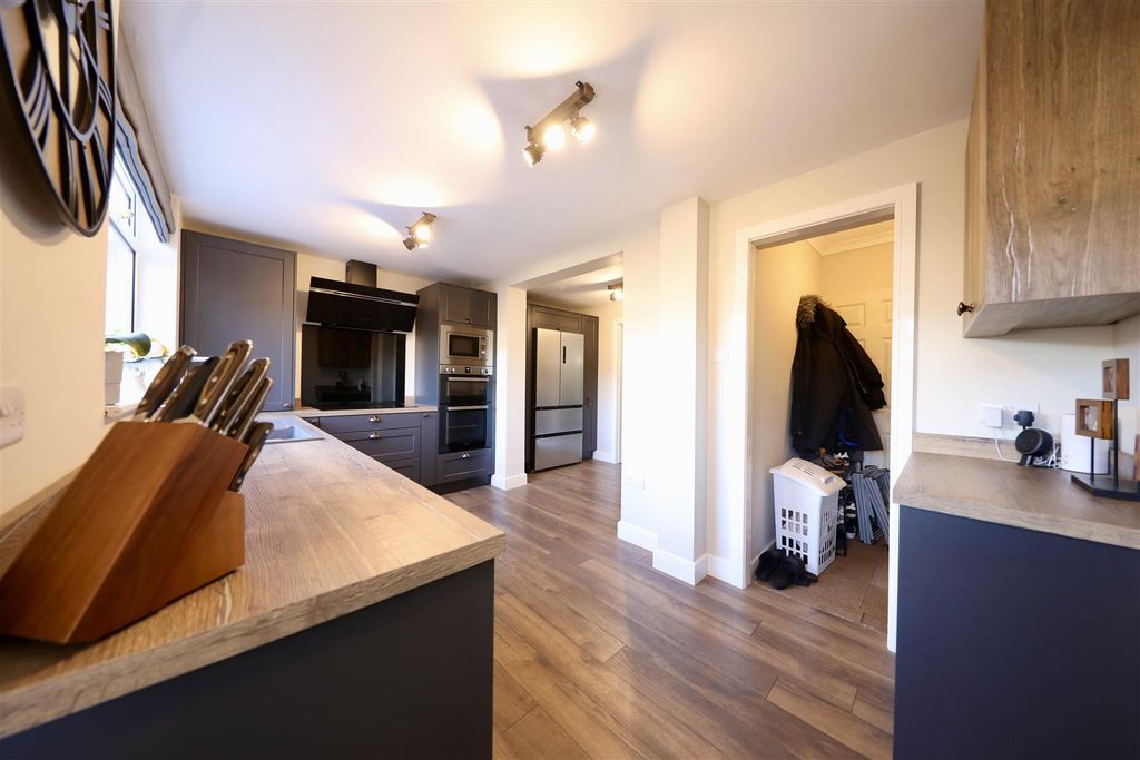 Property photo 3 of 27 0A9A4237.Jpg