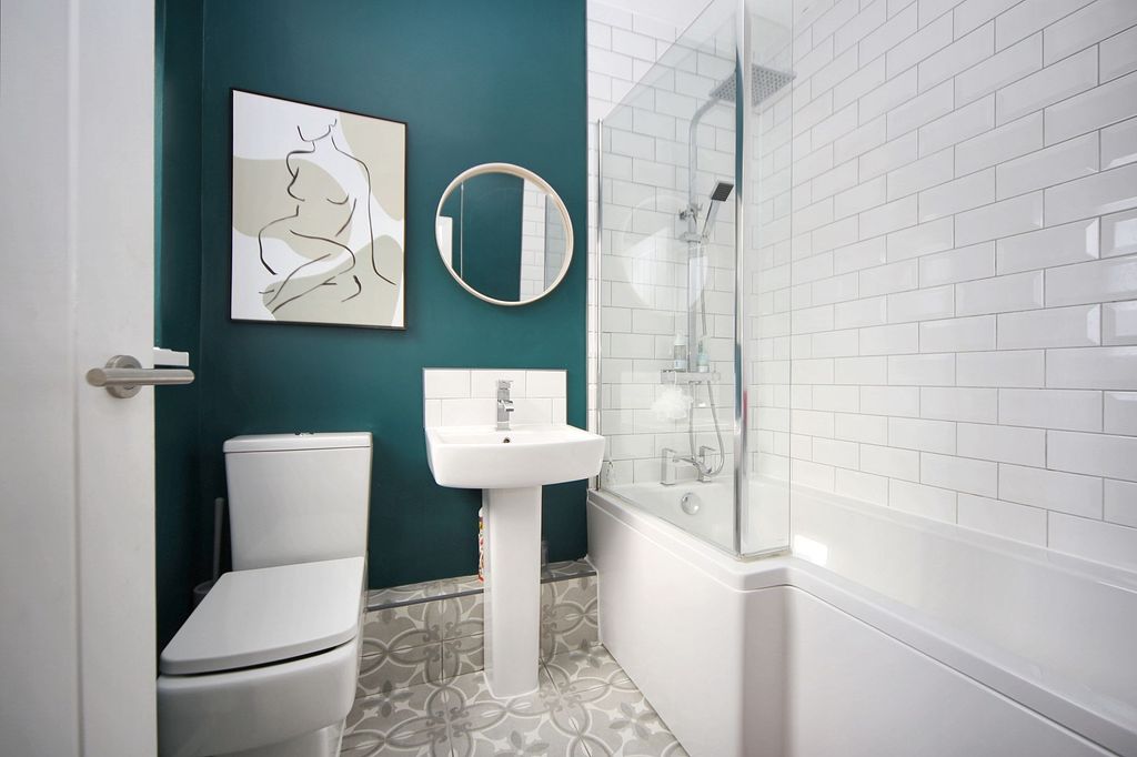 Property photo 2 of 21