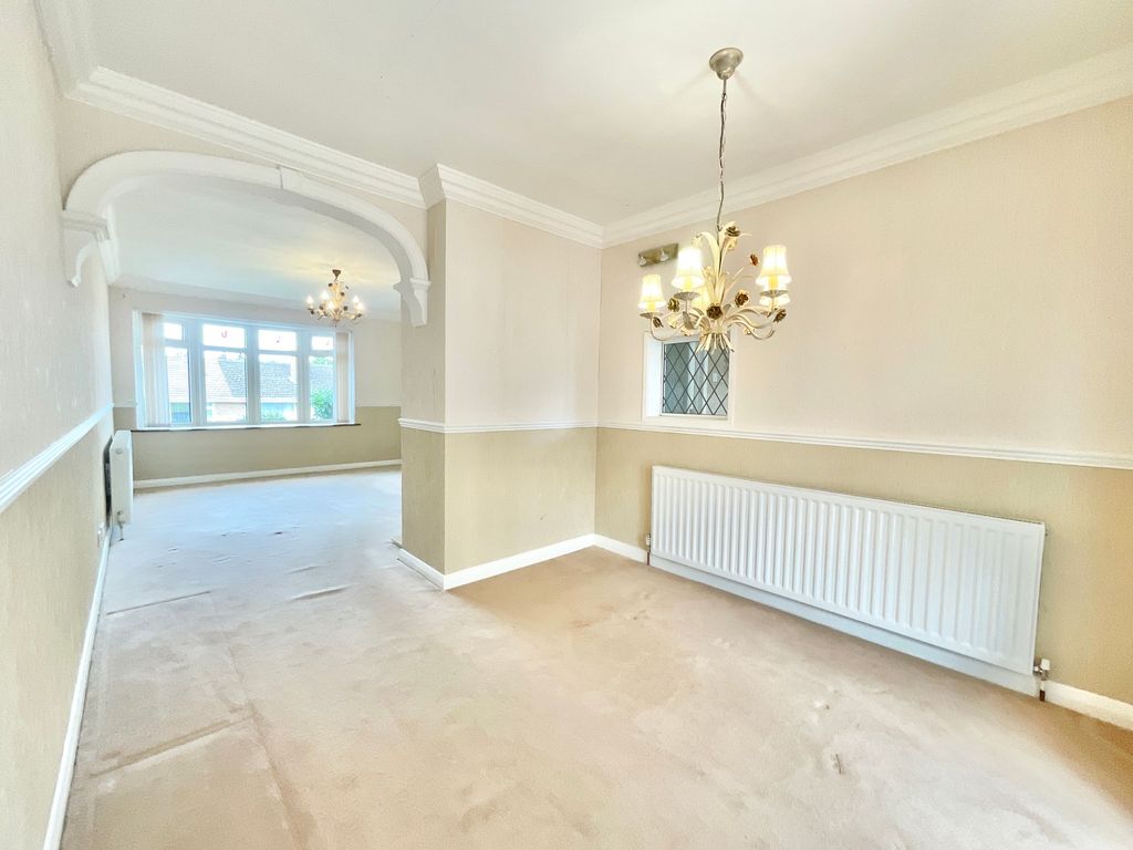 Property photo 3 of 35