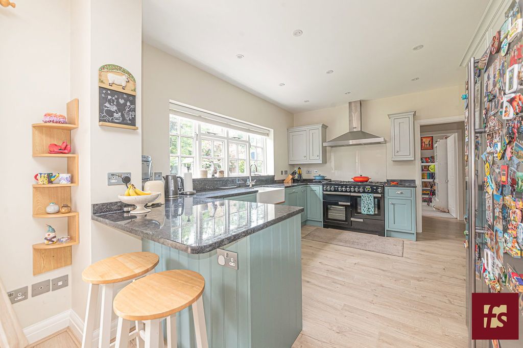 Additional image 14 of 5 bed detached house for saleTalisman Close, Crowthorne, Berkshire RG45