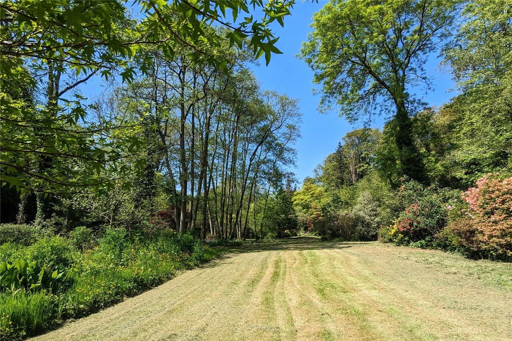 Property photo 2 of 18 Garden