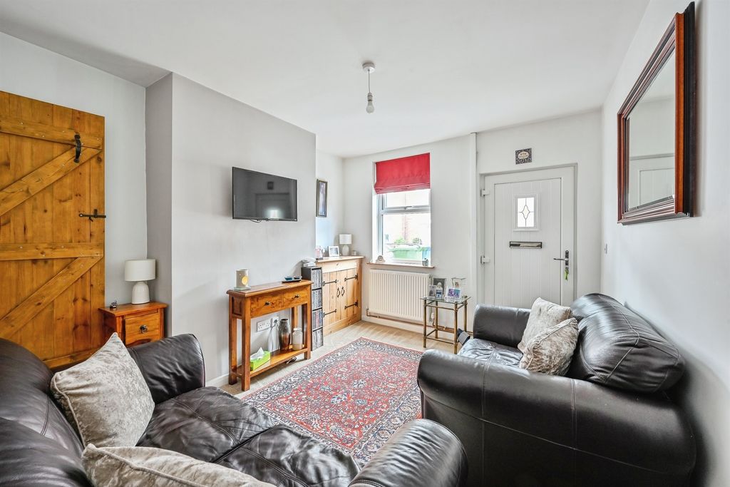 Property photo 2 of 12