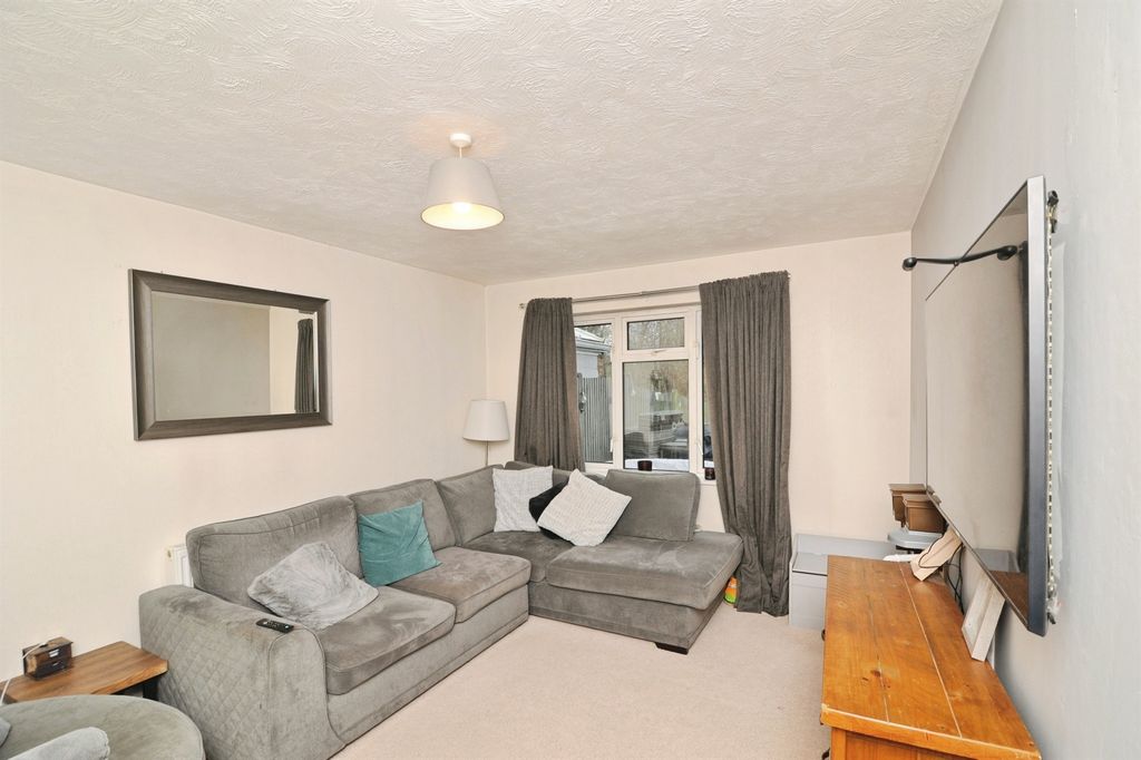 Property photo 2 of 15