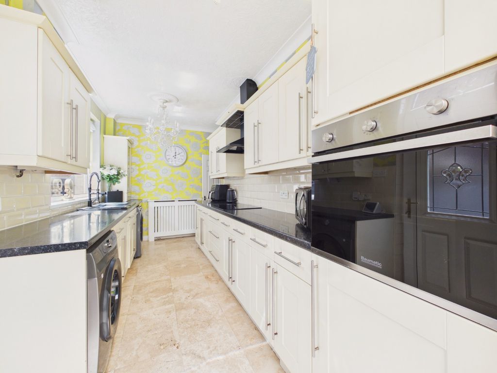 Property photo 3 of 16 5215568