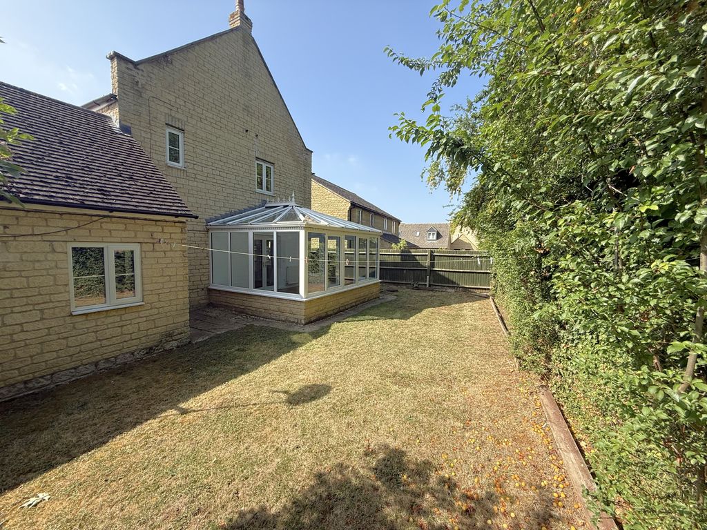 Property photo 2 of 17 Image