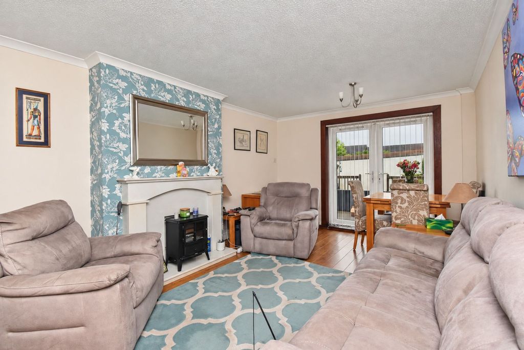 Property photo 2 of 16 Lounge Angle 1