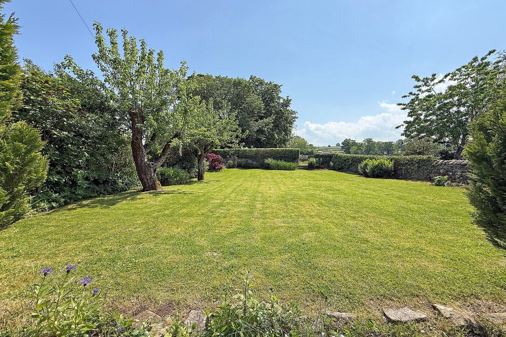 Property photo 3 of 23