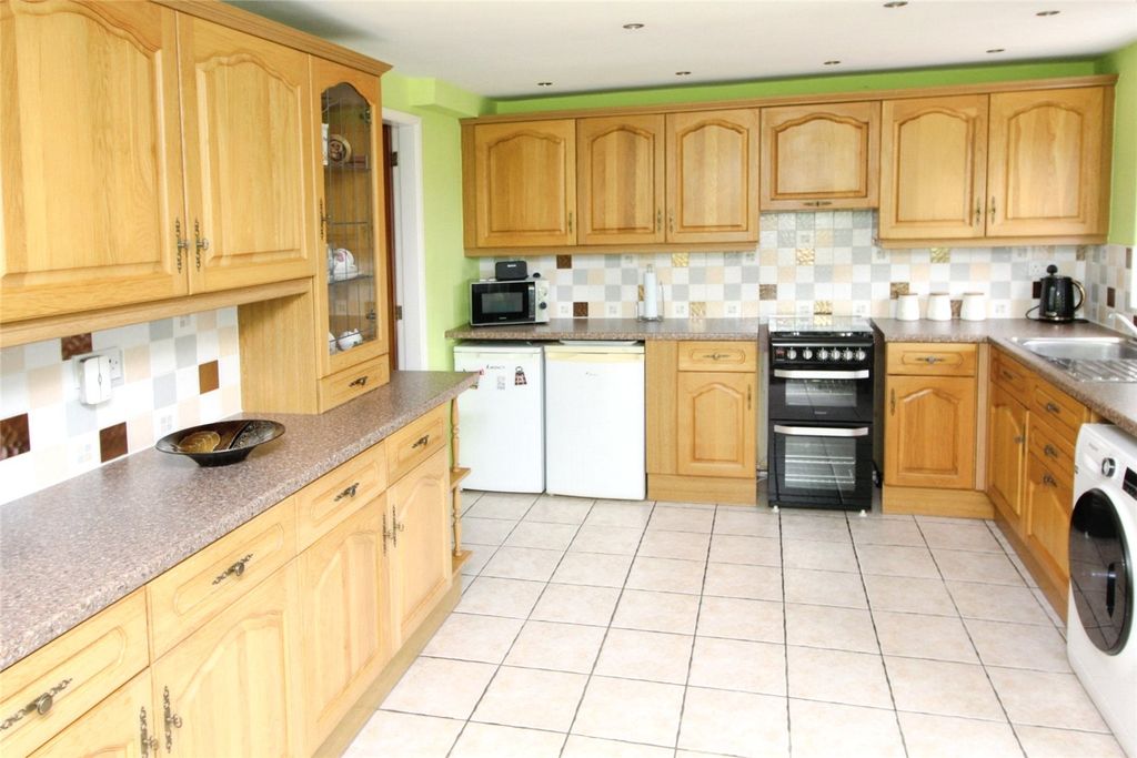 Property photo 2 of 17 Kitchen/Diner