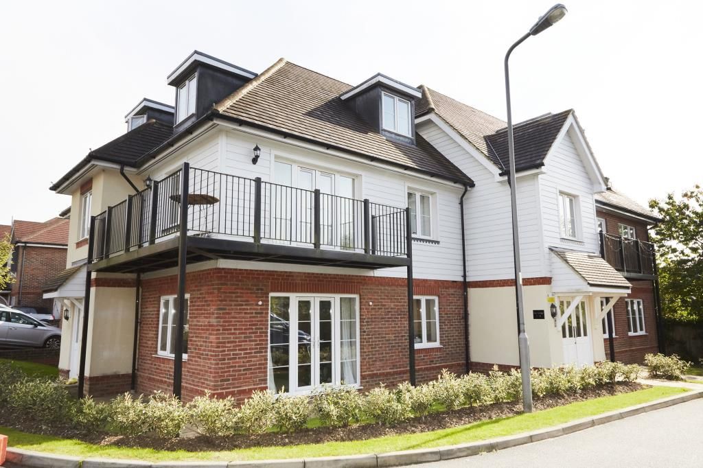 Property photo 1 of 8 Front Aspect